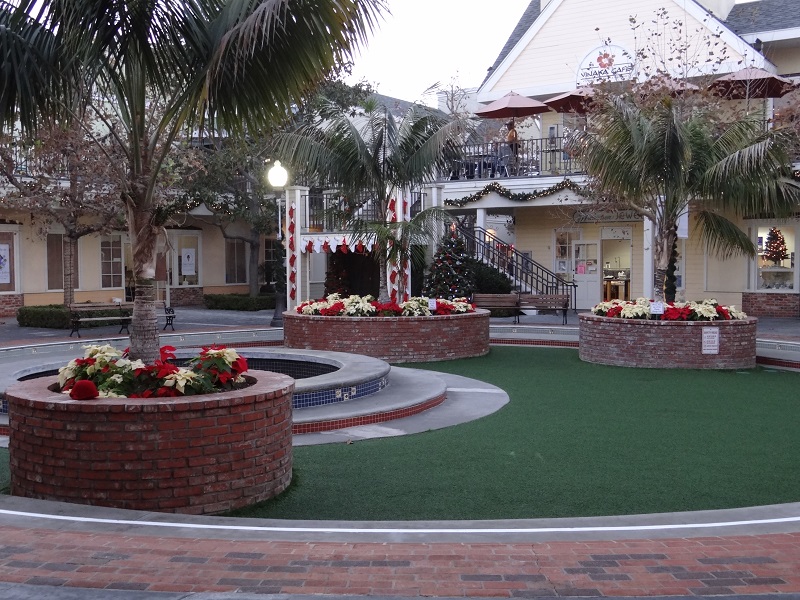 Carlsbad Village Faire courtyard at Holiday time