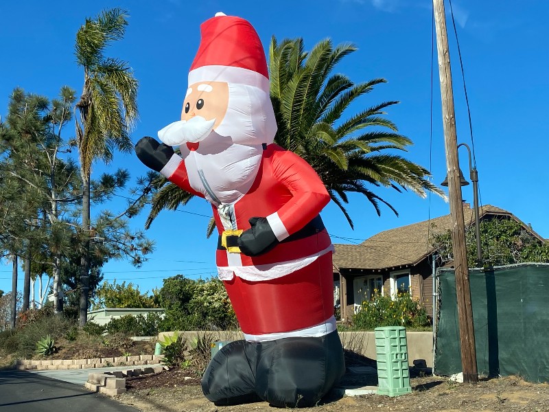 Inflatable Santa on Highland Drive in Carlsbad